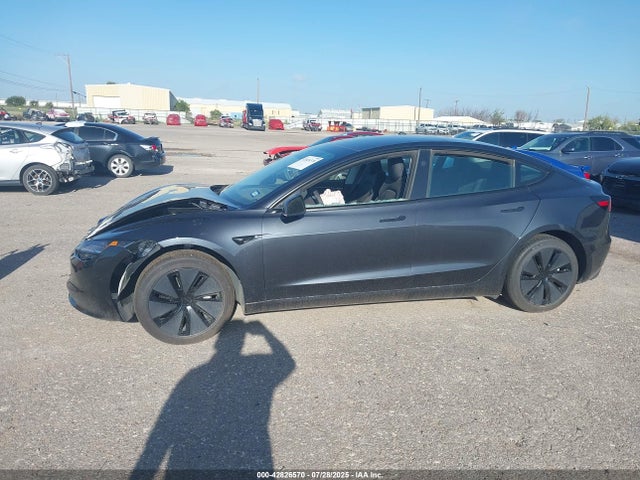 Tesla MODEL 3 2025 5YJ3E1EA5SF982988 Image 13