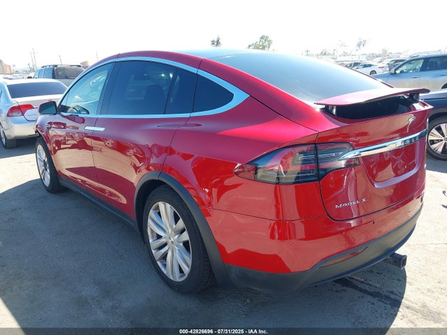 2017 TESLA MODEL X 5YJXCBE2XHF040417 Photo 2