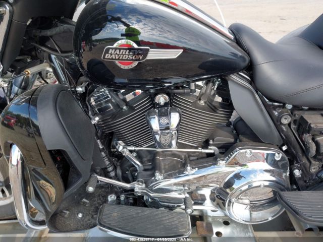 2022 HARLEY-DAVIDSON FLHTCUTG 1HD1MAF14NB855342 Photo 8