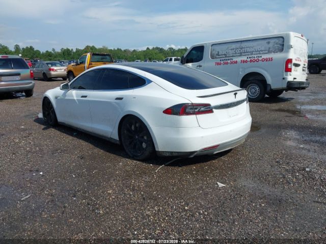 2014 TESLA MODEL S 5YJSA1H1XEFP40611 Photo 2