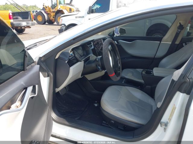 2014 TESLA MODEL S 5YJSA1H1XEFP40611 Photo 4