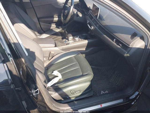 2017 AUDI A4 WAUKMAF41HN039401 Photo 4
