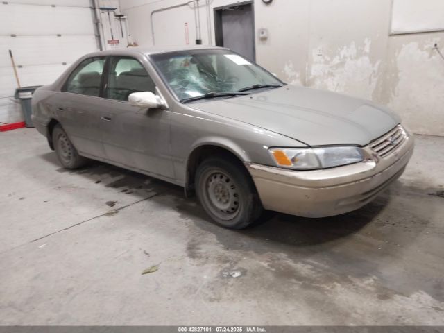 42827101 :رقم المزاد ، 4T1BG22K9XU539925 vin ، 1999 Toyota Camry Le مزاد بيع