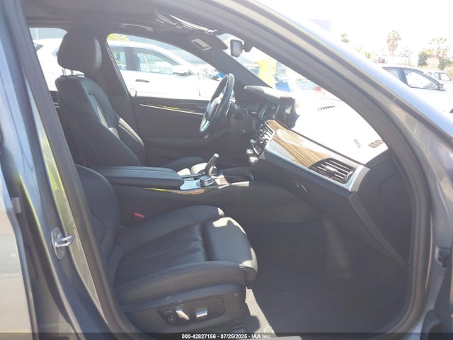 WBAJA9C54KB391851 BMW 2019