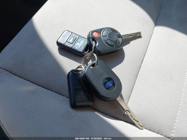 1FMCU0GX3EUB14963 Ford Escape