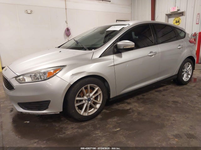 Ford Focus 2016 1FADP3K26GL251004 Image 2