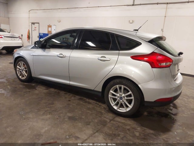Ford Focus 2016 1FADP3K26GL251004 Image 3
