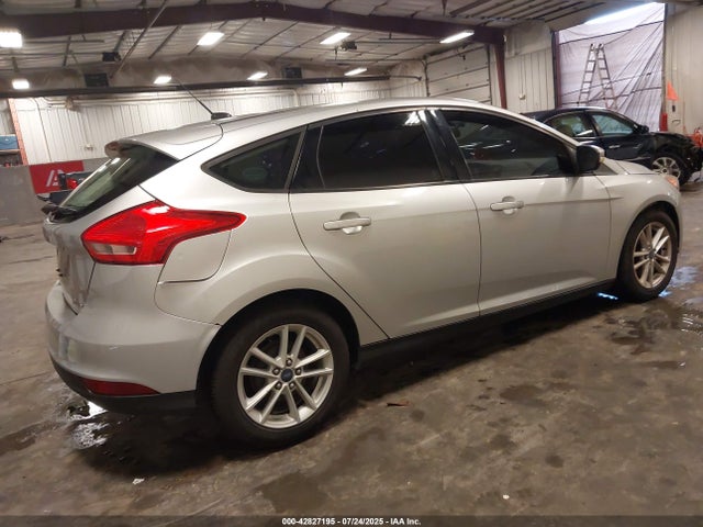 Ford Focus 2016 1FADP3K26GL251004 Image 4