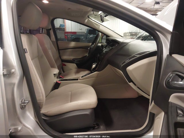 Ford Focus 2016 1FADP3K26GL251004 Image 5