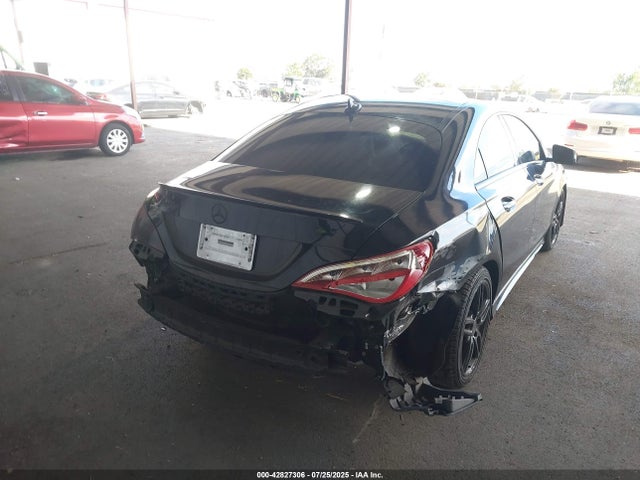 Mercedes-Benz m270 2018 WDDSJ4EB9JN521929 Image 4
