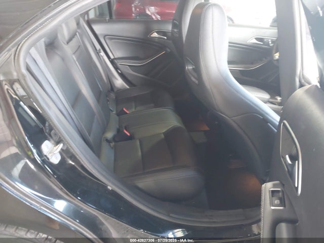 Mercedes-Benz m270 2018 WDDSJ4EB9JN521929 Image 8