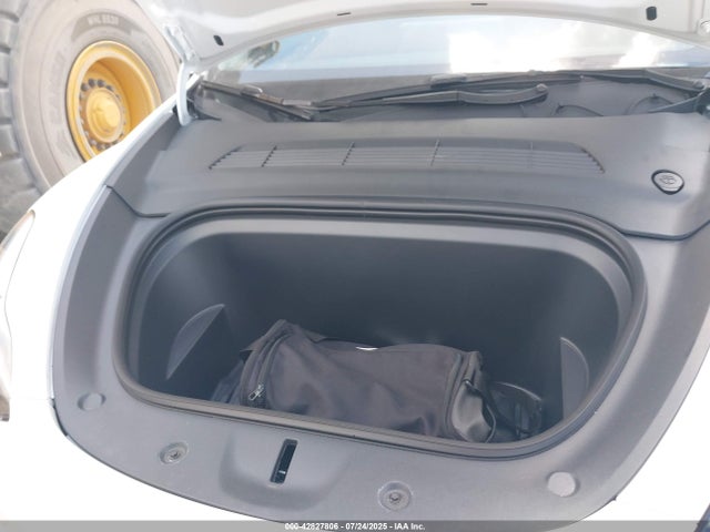 2025 TESLA MODEL Y 7SAYGDEE7SA360865 Photo 9