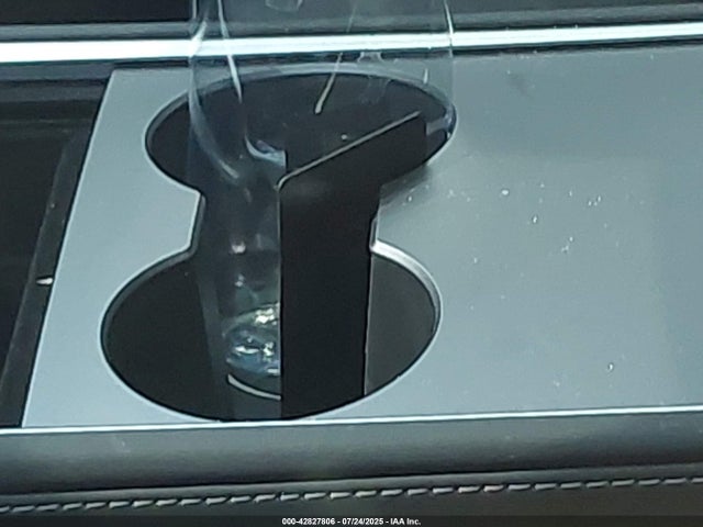 2025 TESLA MODEL Y 7SAYGDEE7SA360865 Photo 10