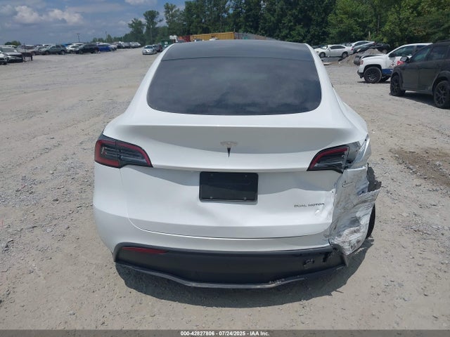 Tesla Model Y 2025 7SAYGDEE7SA360865 Image 16