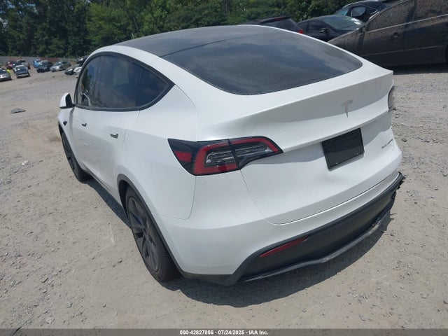 2025 TESLA MODEL Y 7SAYGDEE7SA360865 Photo 2