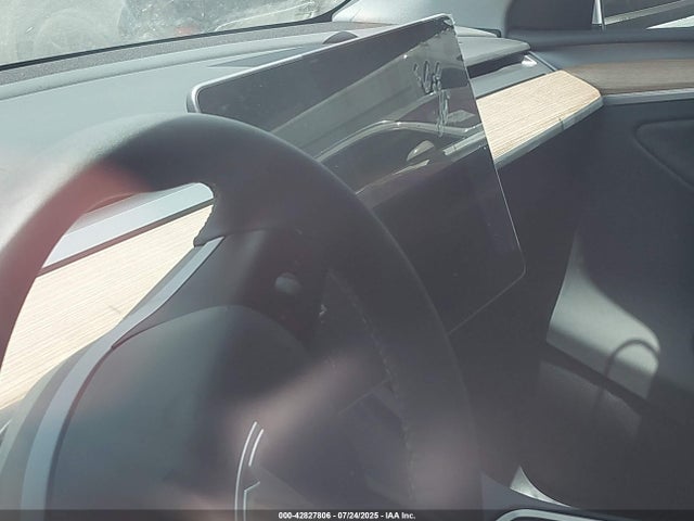 2025 TESLA MODEL Y 7SAYGDEE7SA360865 Photo 6