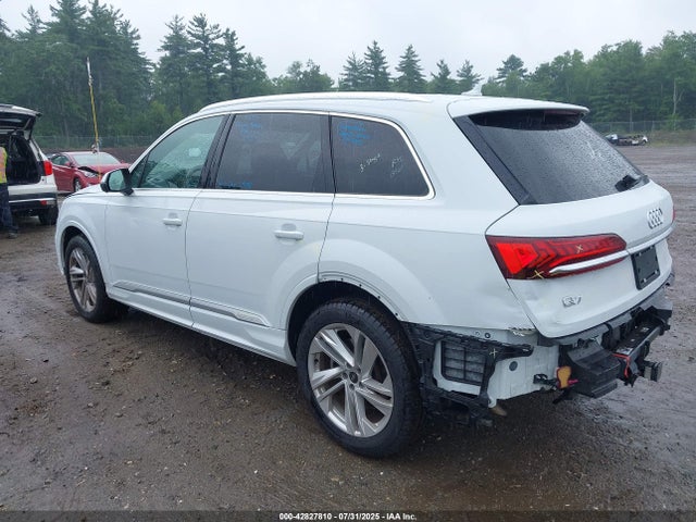 2021 AUDI Q7 WA1LJBF77MD023651 Photo 2