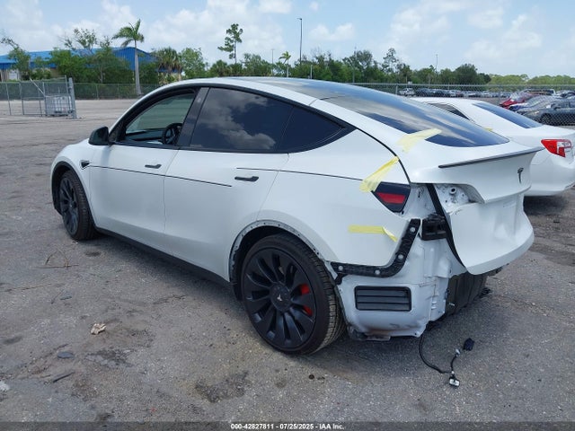 2022 TESLA MODEL Y 7SAYGDEFXNF446588 Photo 2