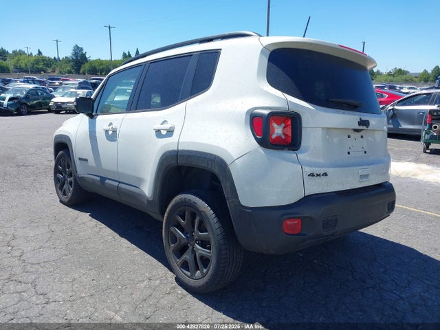 Jeep Renegade 2023 ZACNJDE13PPP17845 Image 3