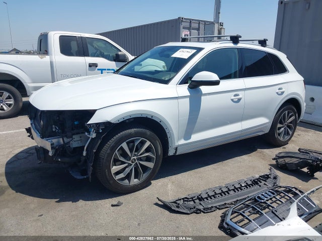 Audi Q5 2021 WA1AAAFY3M2014368 Image 2