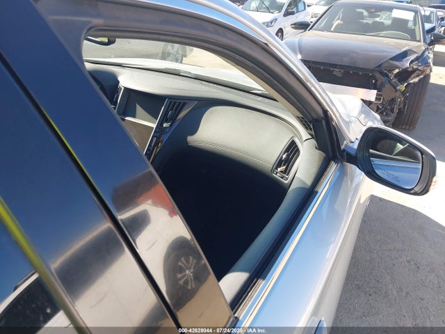 Infiniti 2018 2018 JN1EV7AP5JM354623 Image 17