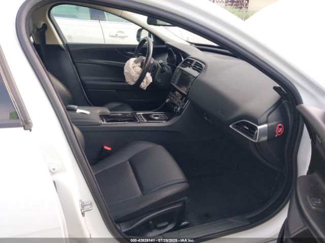 2018 JAGUAR XE SAJAJ4EV4JCP25583 Photo 4