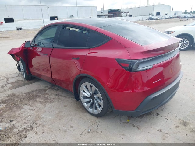2026 TESLA MODEL Y 7SAYGDEE7TA380437 Photo 2