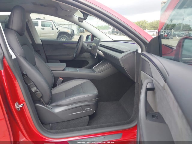 2026 TESLA MODEL Y 7SAYGDEE7TA380437 Photo 4