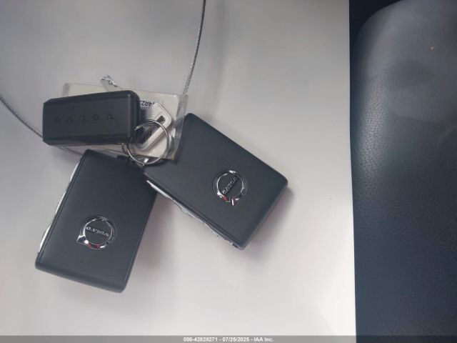 2019 VOLVO XC60 YV4A22RK7K1369401 Photo 10