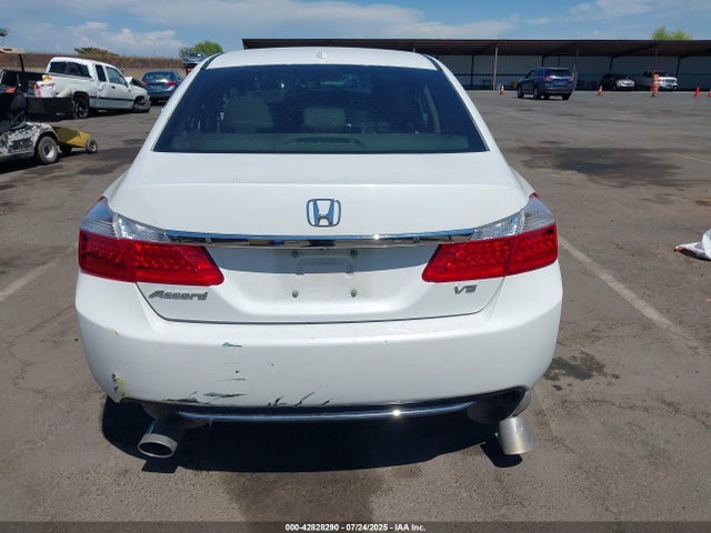 Honda j35y1 2015 1HGCR3F81FA014172 Image 16