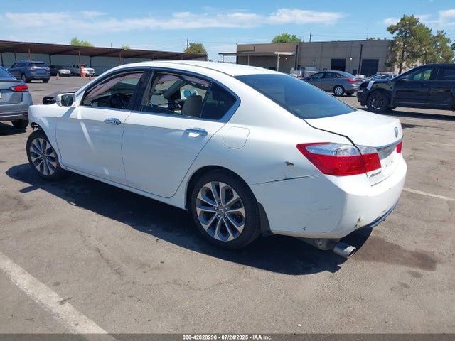 Honda j35y1 2015 1HGCR3F81FA014172 Image 3