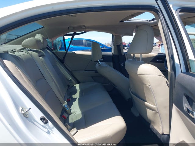 Honda j35y1 2015 1HGCR3F81FA014172 Image 8
