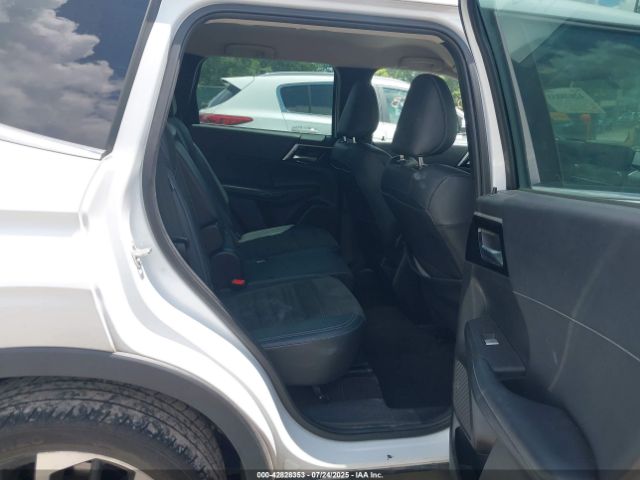 2023 MITSUBISHI OUTLANDER JA4J4UA84PZ018053 Photo 7