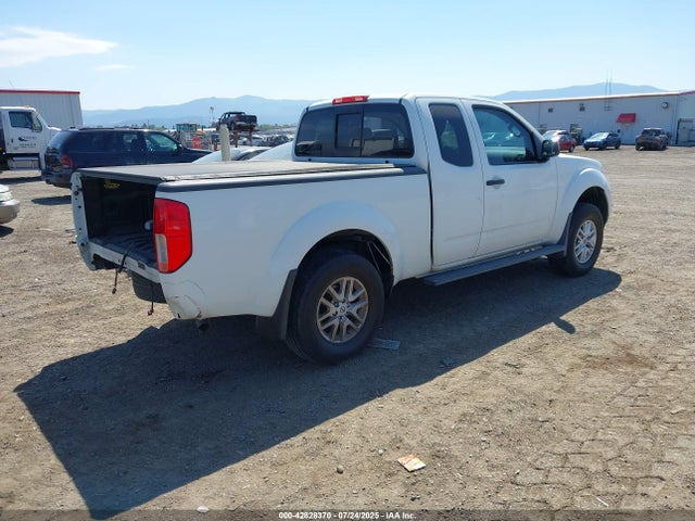1N6AD0CW3FN768590 Nissan 2015