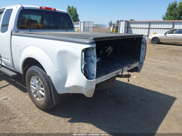 1N6AD0CW3FN768590 Nissan 2015