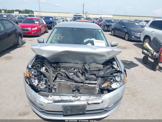 Volkswagen 2015 2015 1VWAS7A3XFC121980 Image 11