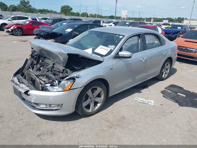 Volkswagen 2015 2015 1VWAS7A3XFC121980 Image 2