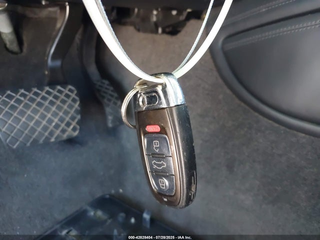 2011 AUDI A8 WAUAVAFD6BN000996 Photo 10