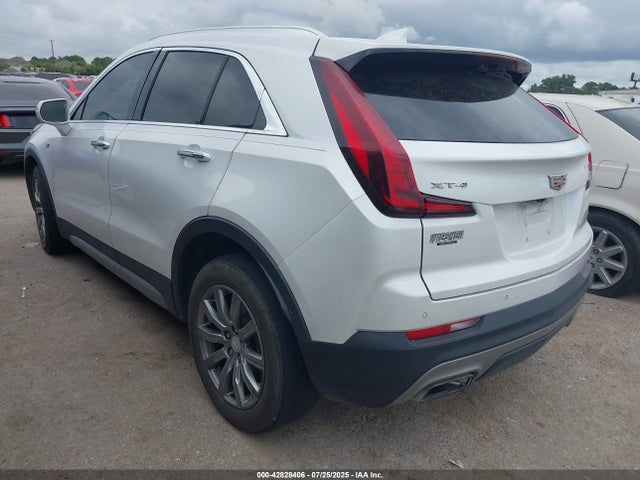 2019 CADILLAC XT4 1GYFZCR46KF188864 Photo 2