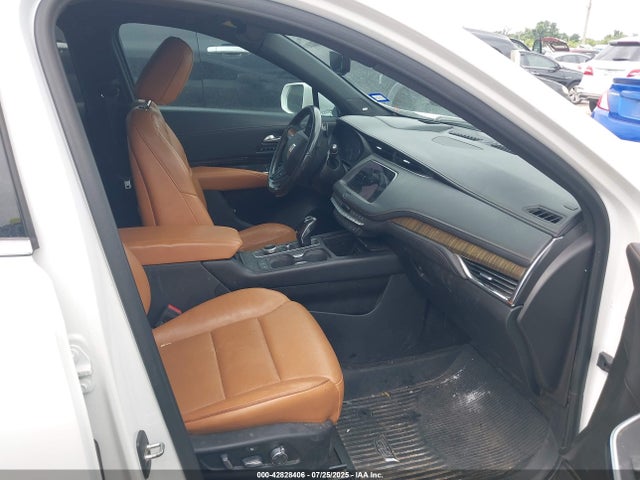 2019 CADILLAC XT4 1GYFZCR46KF188864 Photo 4