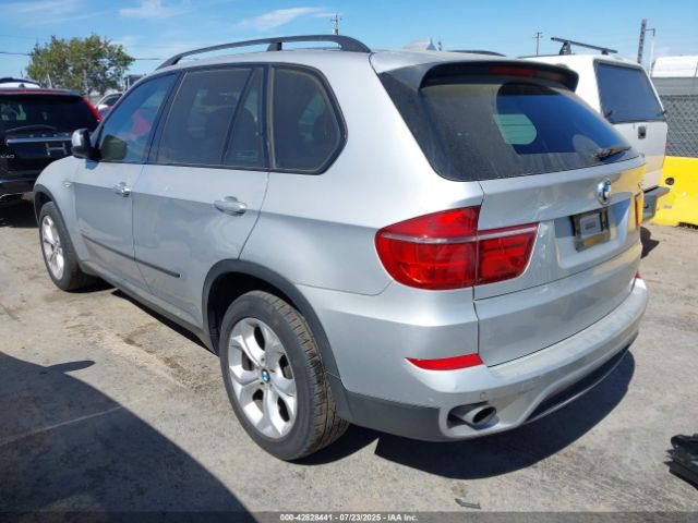 2011 BMW X5 5UXZW0C5XBL656204 Photo 2