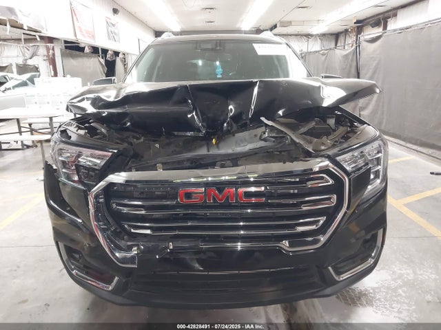 3GKALPEV1NL165241 GMC lyx