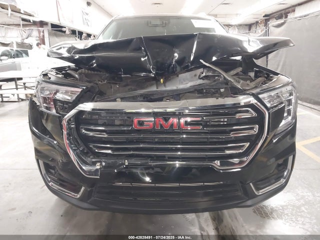 3GKALPEV1NL165241 GMC lyx
