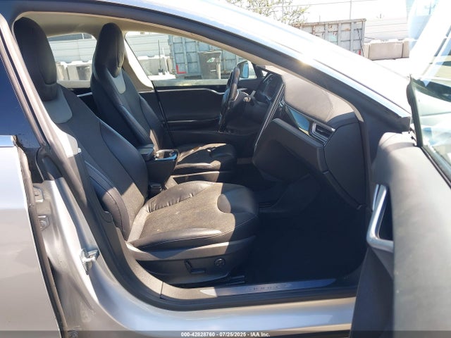 2015 TESLA MODEL S 5YJSA1E13FF115411 Photo 4