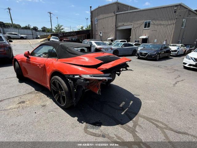 2018 PORSCHE 911 WP0CB2A99JS147634 Photo 2