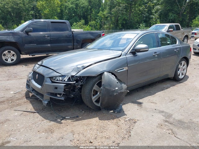 2017 JAGUAR XE SAJAE4BG1HA966582 Photo 1
