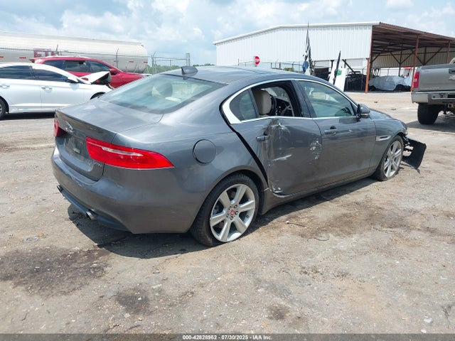 2017 JAGUAR XE SAJAE4BG1HA966582 Photo 3
