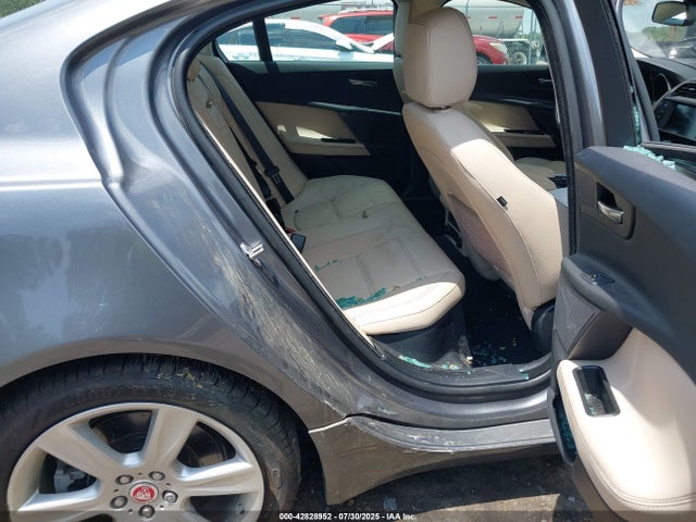 2017 JAGUAR XE SAJAE4BG1HA966582 Photo 7