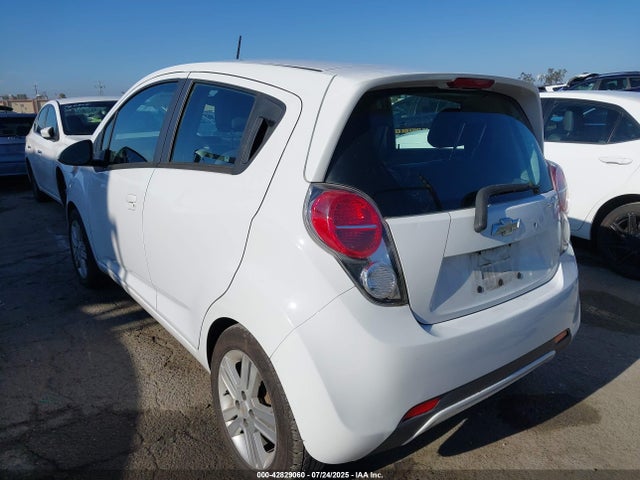 Chevrolet ll0 2015 KL8CB6S92FC752658 Image 3