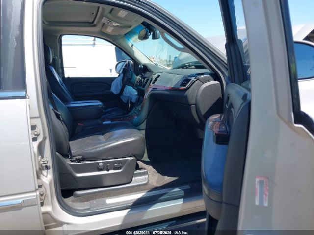 2008 CADILLAC ESCALADE ESV 1GYFK66868R189078 Photo 4